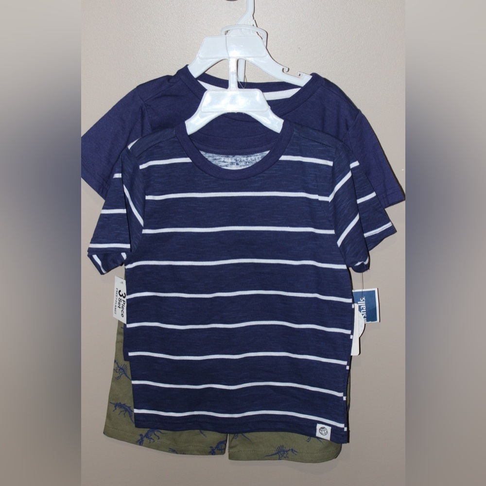 BNWT 3 piece set 4T